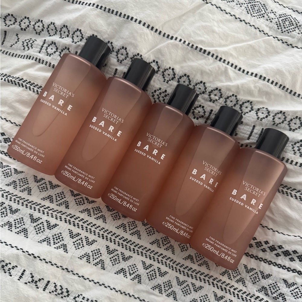 Victoria Secret- bare sueded vanilla fine fragrance mist